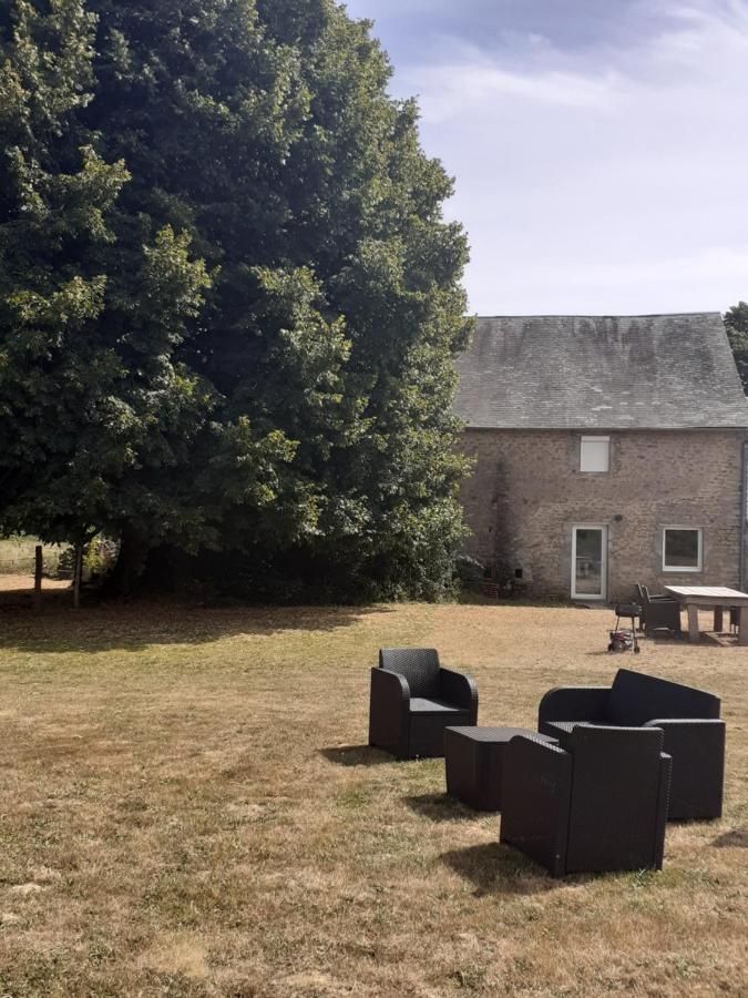 Gite Le Tilleul De La Fontaine Alluy Buitenkant foto